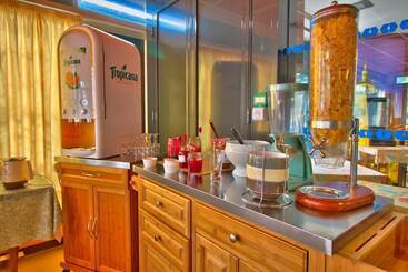 هتل Logis Hôtel Restaurant Le Chalet Du Mont Roland
