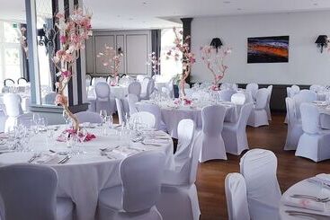 هتل Logis Hôtel Les Tuileries