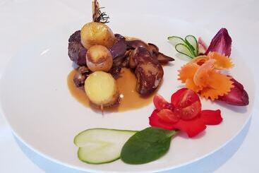 هتل Logis Hôtel Les Tuileries