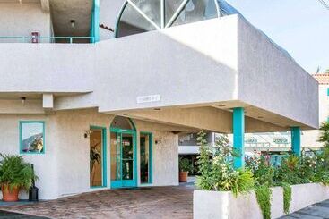 هتل Quality Inn Burbank Airport