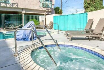 هتل Quality Inn Burbank Airport