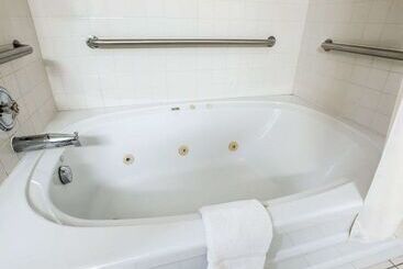 هتل Quality Suites San Diego Otay Mesa