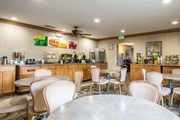 هتل Quality Suites San Diego Otay Mesa