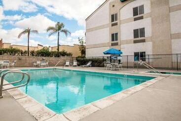 هتل Quality Suites San Diego Otay Mesa