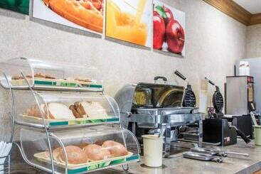 هتل Quality Suites San Diego Otay Mesa