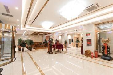 هتل Greentree Innzhangjiakou High Speed Railway Station Business
