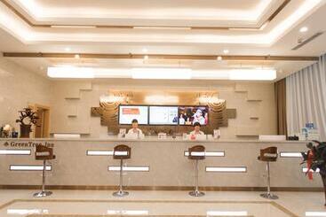 هتل Greentree Innzhangjiakou High Speed Railway Station Business