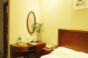 هتل Greentree Inn Langfang Guangyang District Highspeed Railway Station Business