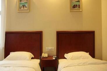 هتل Greentree Inn Langfang Guangyang District Highspeed Railway Station Business