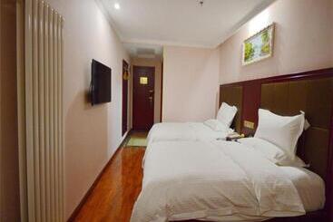 هتل Greentree Inn Langfang Guangyang District Highspeed Railway Station Business