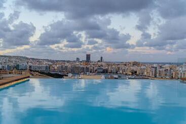 هتل The Embassy Valletta