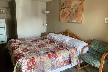 River Road Motel