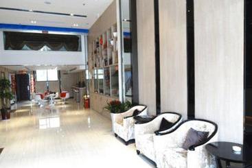 ホテル 7 Days Premium  Yangzhou Baoying Time Plaza Maternity And Child Healthcare Hospital