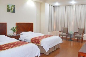ホテル Greentree Inn Shandong Laiwu West Laiwu Road Express