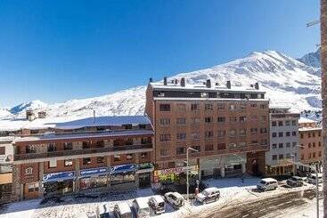 Apartamentos Cims Pas 3000