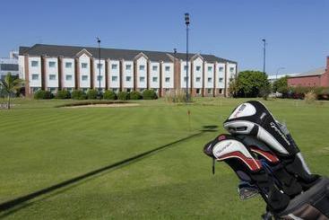 هتل Aeroparque Inn And Suites