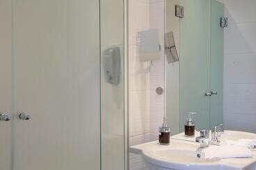 هتل Best Western Plus Les Terrasses De Brehat