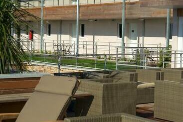 هتل Best Western Plus Les Terrasses De Brehat