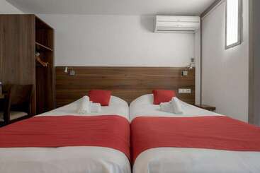 Brit Hotel Plaisance A9/a61
