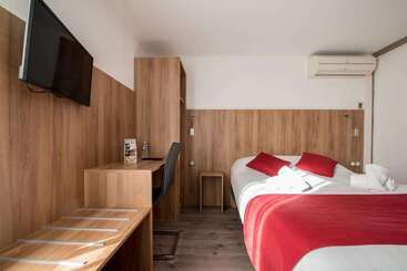Brit Hotel Plaisance A9/a61