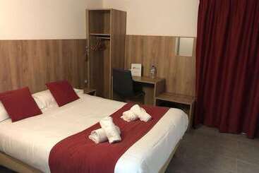 Brit Hotel Plaisance A9/a61