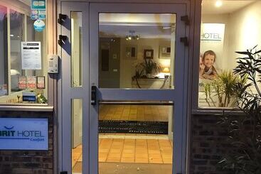 Brit Hotel Plaisance A9/a61
