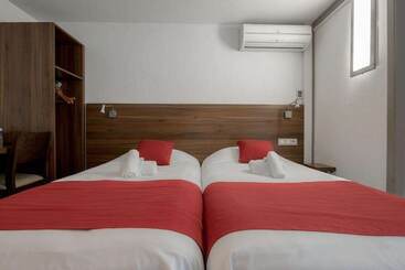 Brit Hotel Plaisance A9/a61
