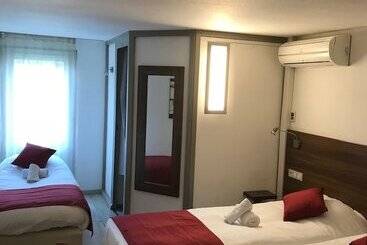 Brit Hotel Plaisance A9/a61