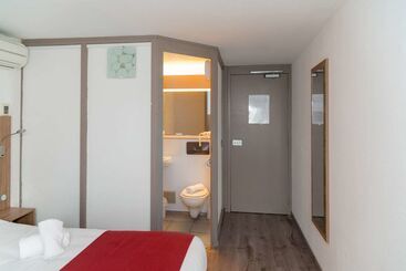 Brit Hotel Plaisance A9/a61