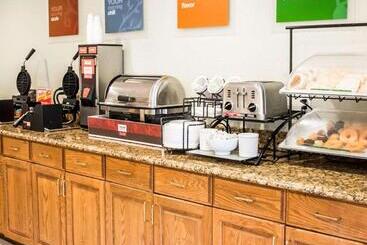 هتل Comfort Inn Fort Myers Northeast