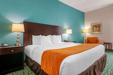 هتل Comfort Inn & Suites Fort Lauderdale West Turnpike