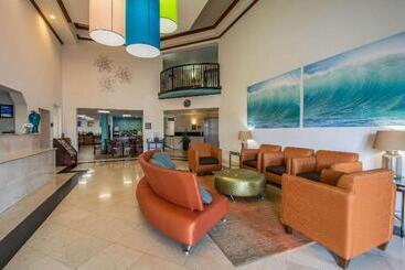 هتل Comfort Inn & Suites Fort Lauderdale West Turnpike