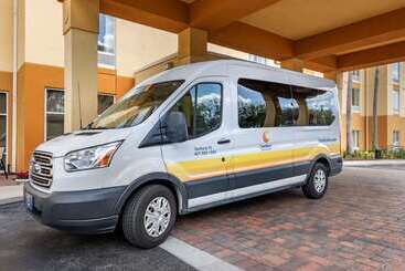 هتل Comfort Inn & Suites Orlando North