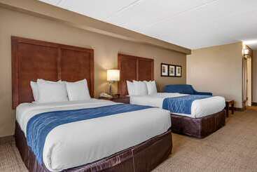 هتل Comfort Inn & Suites Orlando North