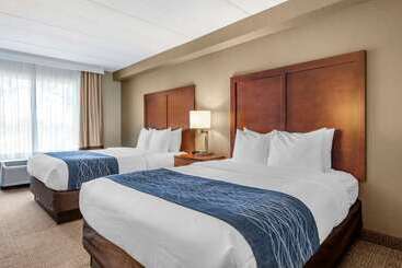 هتل Comfort Inn & Suites Orlando North