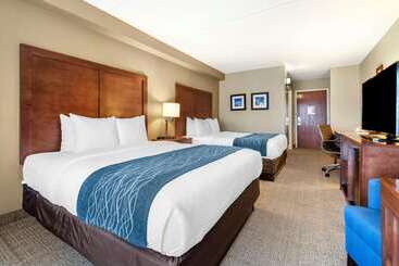 هتل Comfort Inn & Suites Orlando North