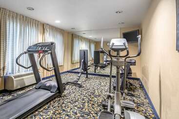 هتل Comfort Inn University