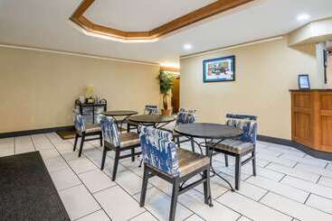 هتل Comfort Inn University