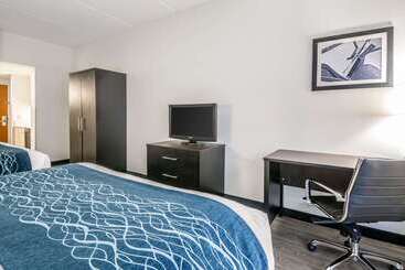 هتل Comfort Inn University