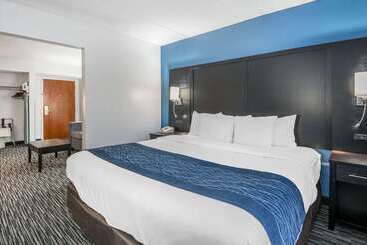 هتل Comfort Inn University