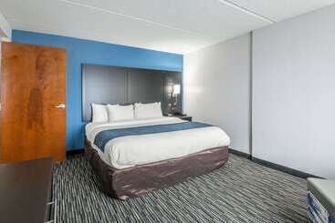 هتل Comfort Inn University