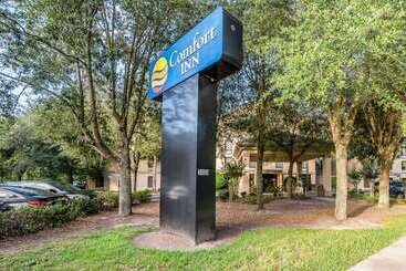 هتل Comfort Inn University