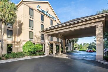 هتل Comfort Inn University