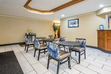 هتل Comfort Inn University