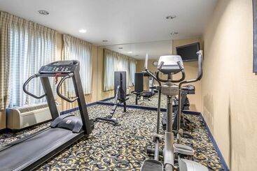 هتل Comfort Inn University