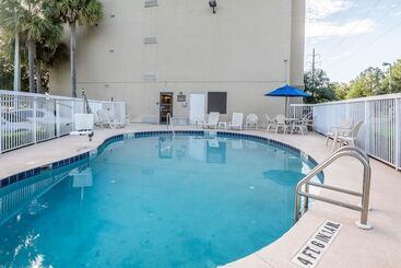 هتل Comfort Inn University