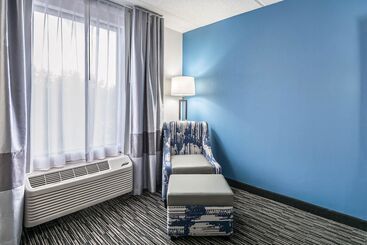 هتل Comfort Inn University