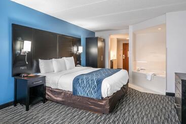 هتل Comfort Inn University