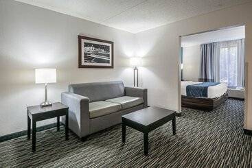 هتل Comfort Inn University