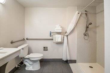 هتل Comfort Inn University